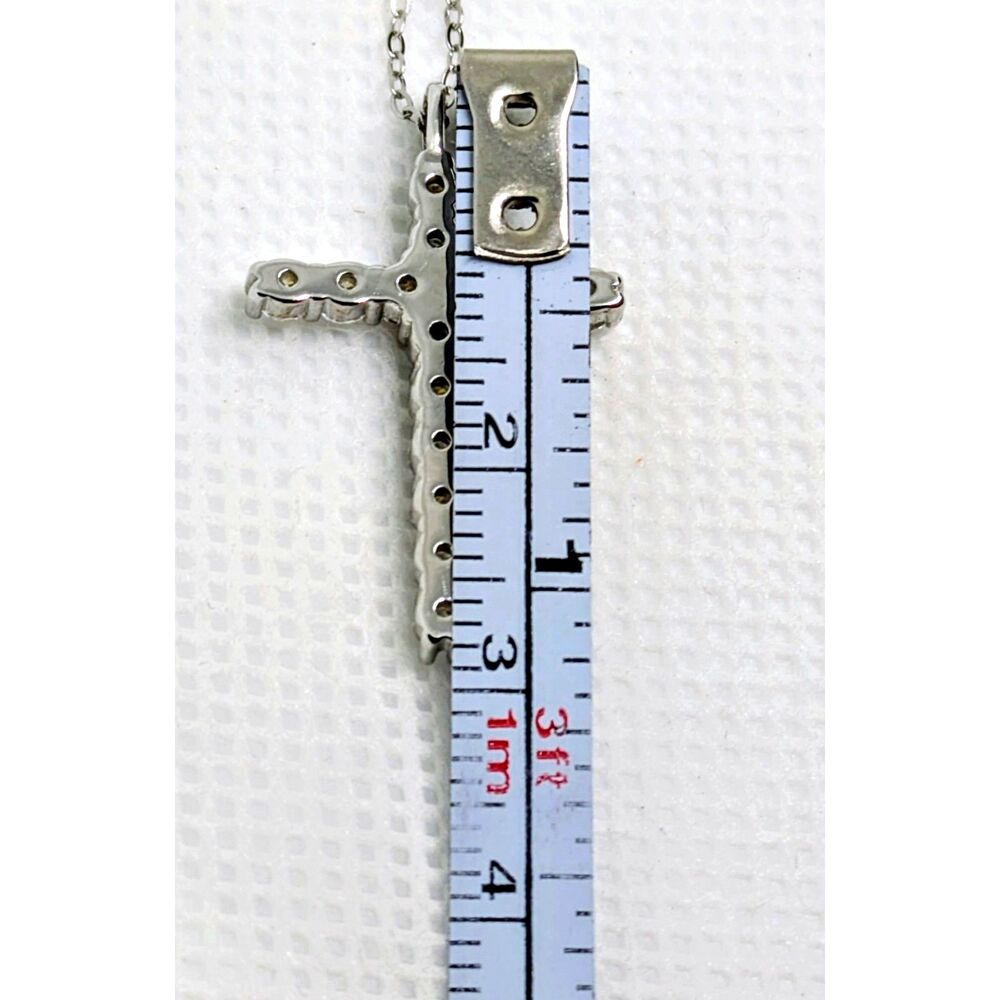 NWT 925 Silver 0.79ct VVS D Moissanite Cross Necklace. GRA Certificate included - Picture 8 of 14